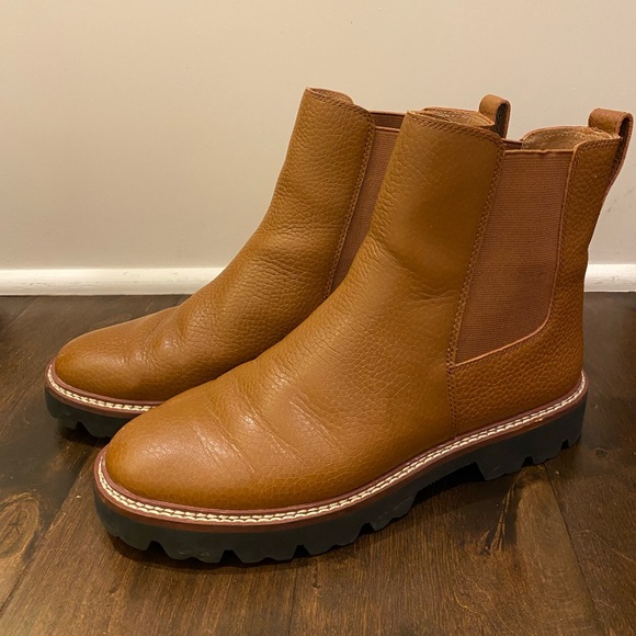 The Citywalk Lugsole Chelsea Boot in Leather Size 8 - Picture 7 of 9